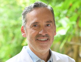 Dr. Daniel Crossman